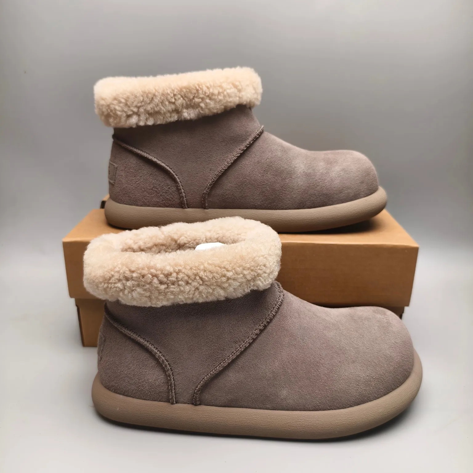 💰540 UGG sheepskin all-in-one snow boots 1618-5 rubber wear-resistant sole casual shoes Color: Gray Maroon Sand Matching size: 35-40
